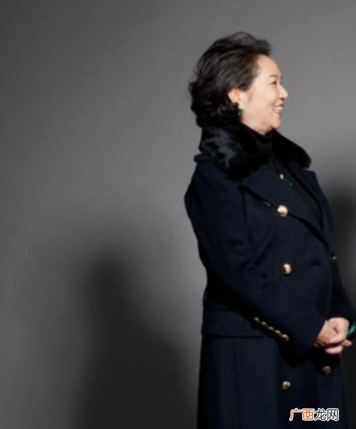陈坤和他儿子，陈坤19岁儿子晒与奶奶合照