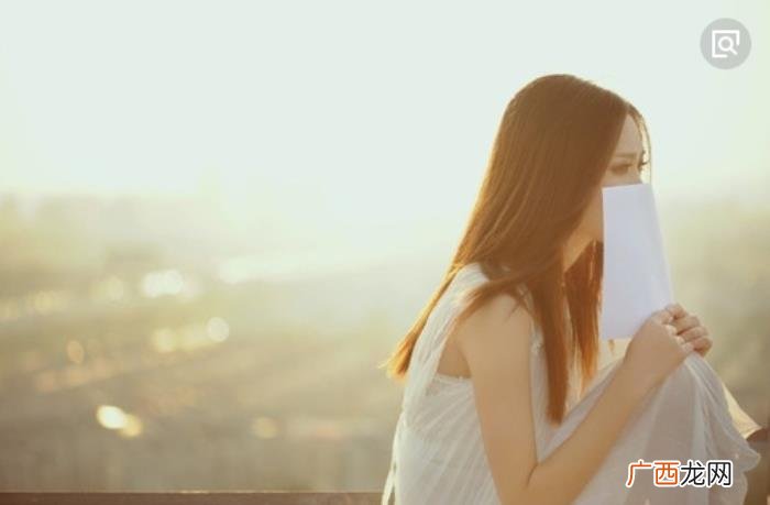 男生暗恋你的表现，男生偷偷暗恋你的5个行为