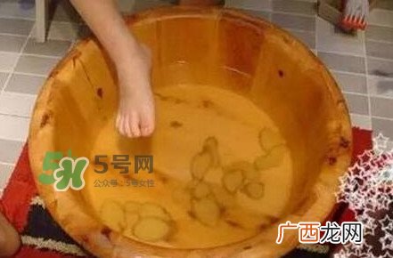 生姜泡脚怎么弄？生姜泡脚要去皮吗