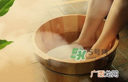 生姜泡脚可以去湿气吗？生姜泡脚可以去脚气吗