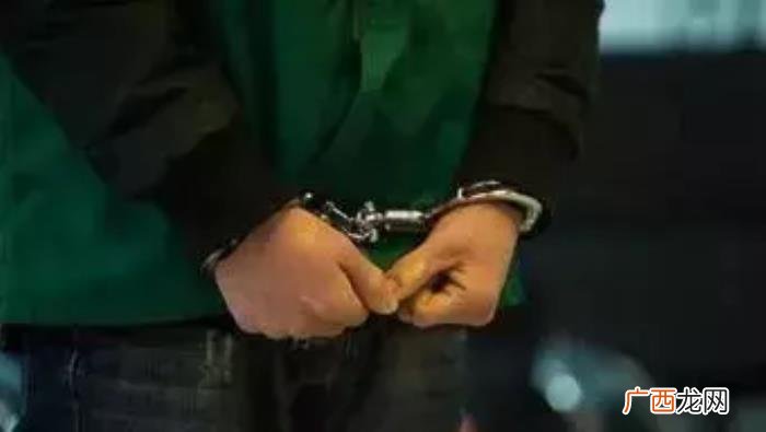 挽回女友发不雅照，男子拍下前女友不雅视频