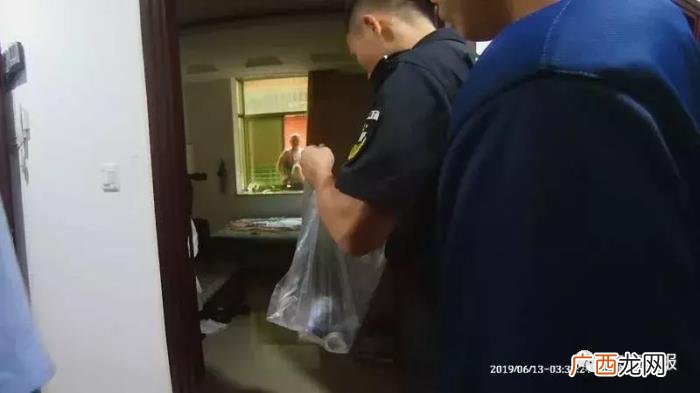 挽回女友发不雅照，男子拍下前女友不雅视频