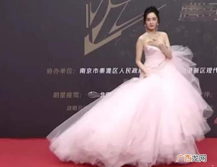 宋茜成龙杨幂迪丽热巴，杨幂迪丽热巴战唐嫣
