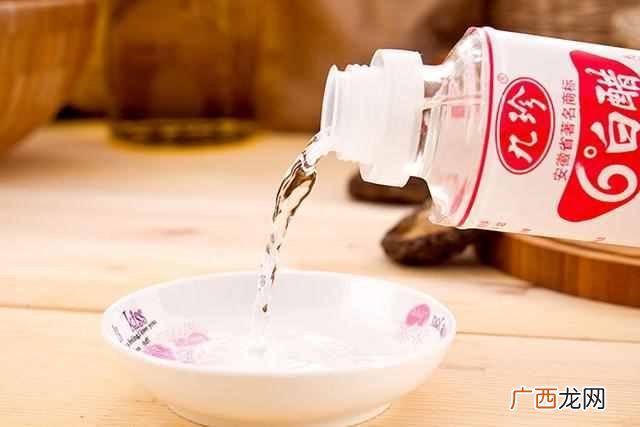 热水器喷头堵了怎么办（热水器喷头堵住了解决