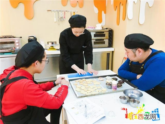 适合一个人开的蛋糕店 开蛋糕店的必备条件