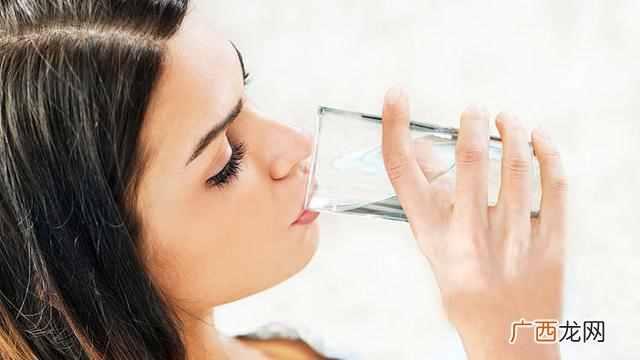 让头发不油的小妙招 夏季头发出油怎么办