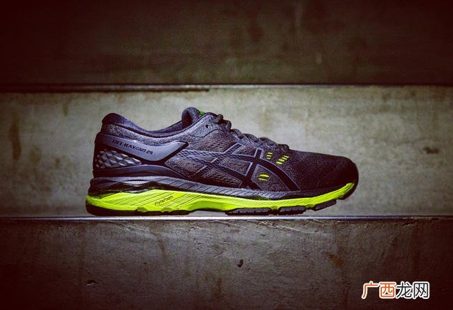 适合学生党高性价比跑鞋推荐