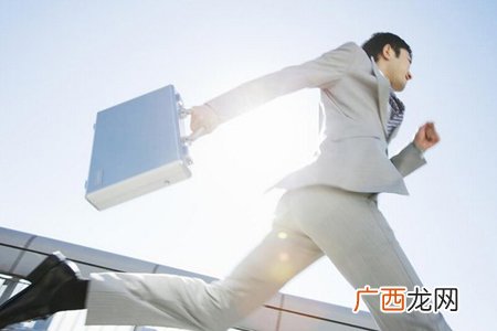 上班族路上也能轻松健身锻炼身材