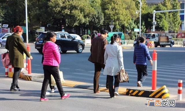 无本钱一个月内赚5万,适合女性在县城开的店