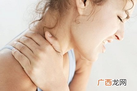 颈椎疼痛怎么办?日常必做保健操