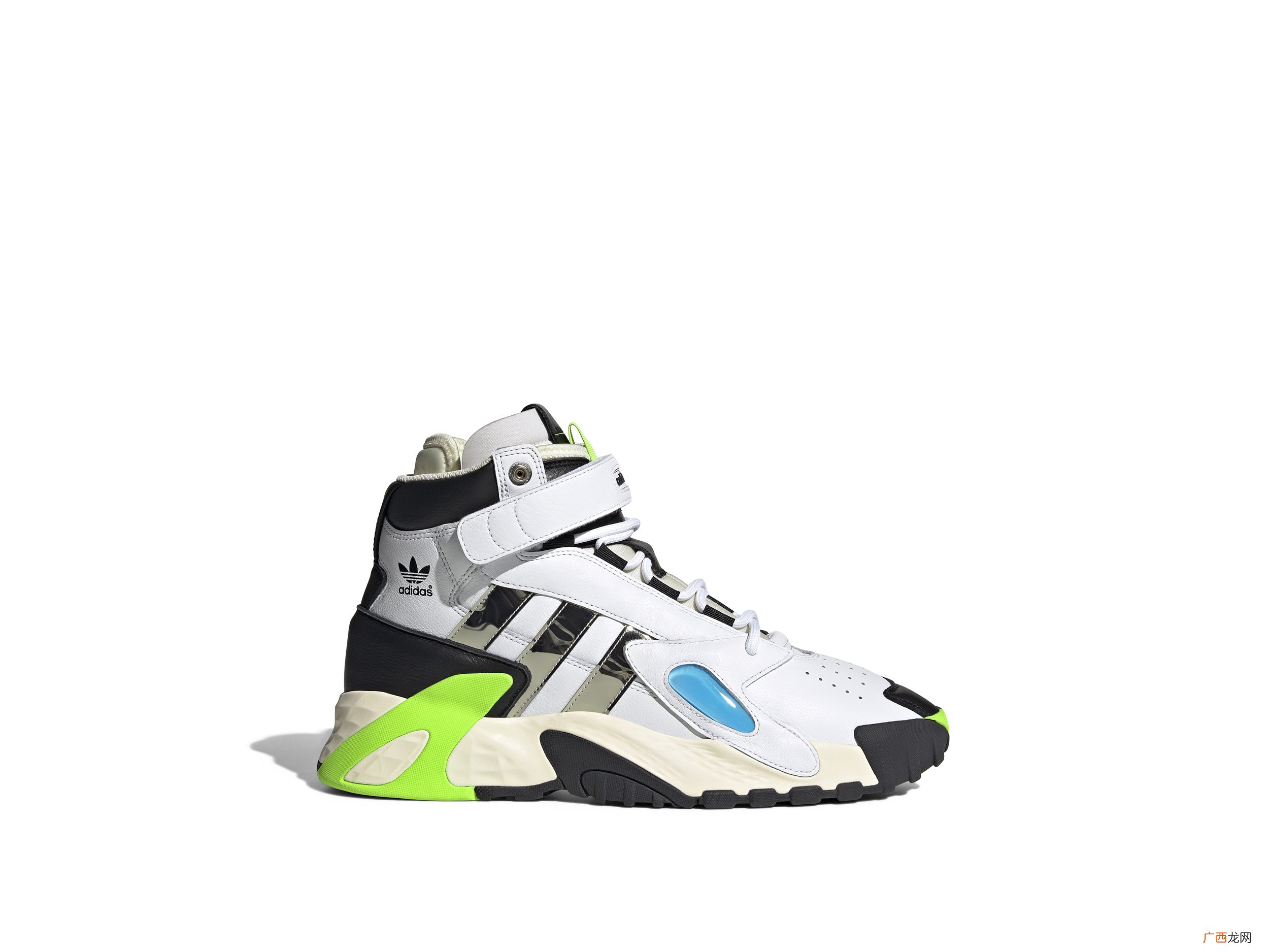 adidas Originals 和 SANKUANZ 携手带来全新系列