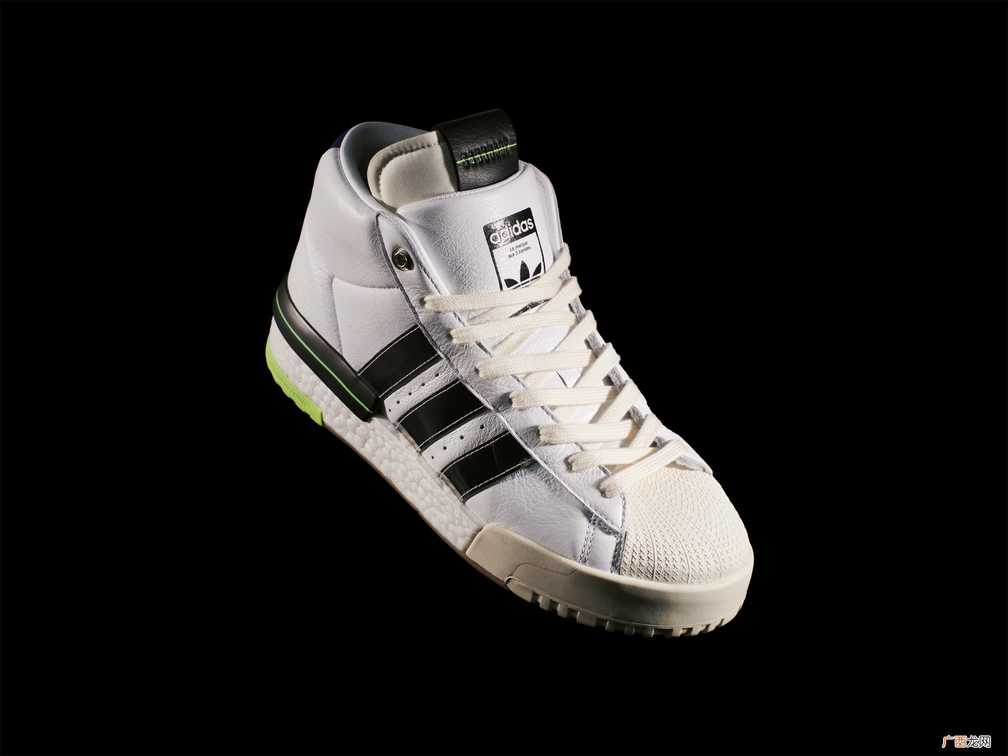 adidas Originals 和 SANKUANZ 携手带来全新系列