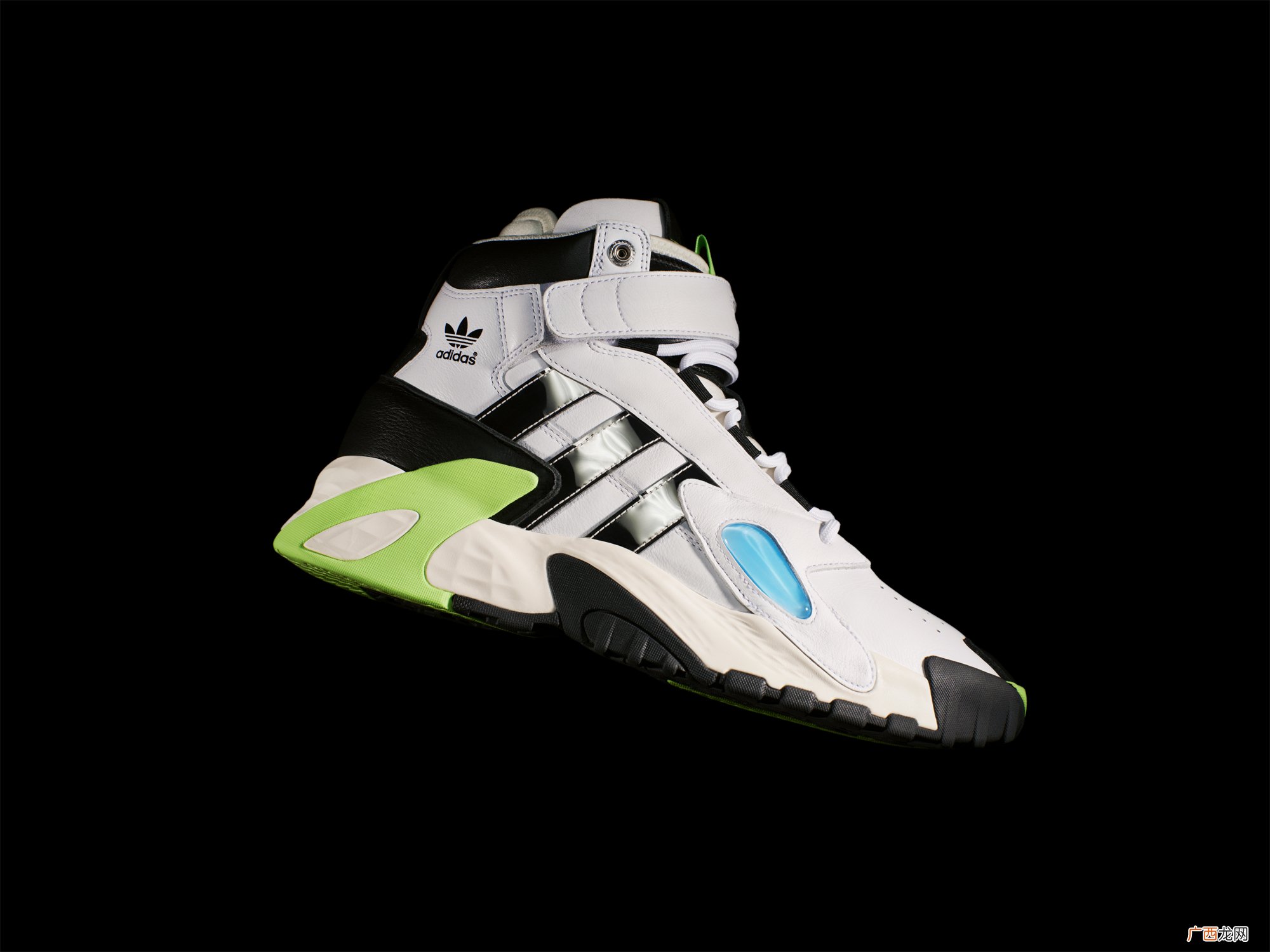 adidas Originals 和 SANKUANZ 携手带来全新系列