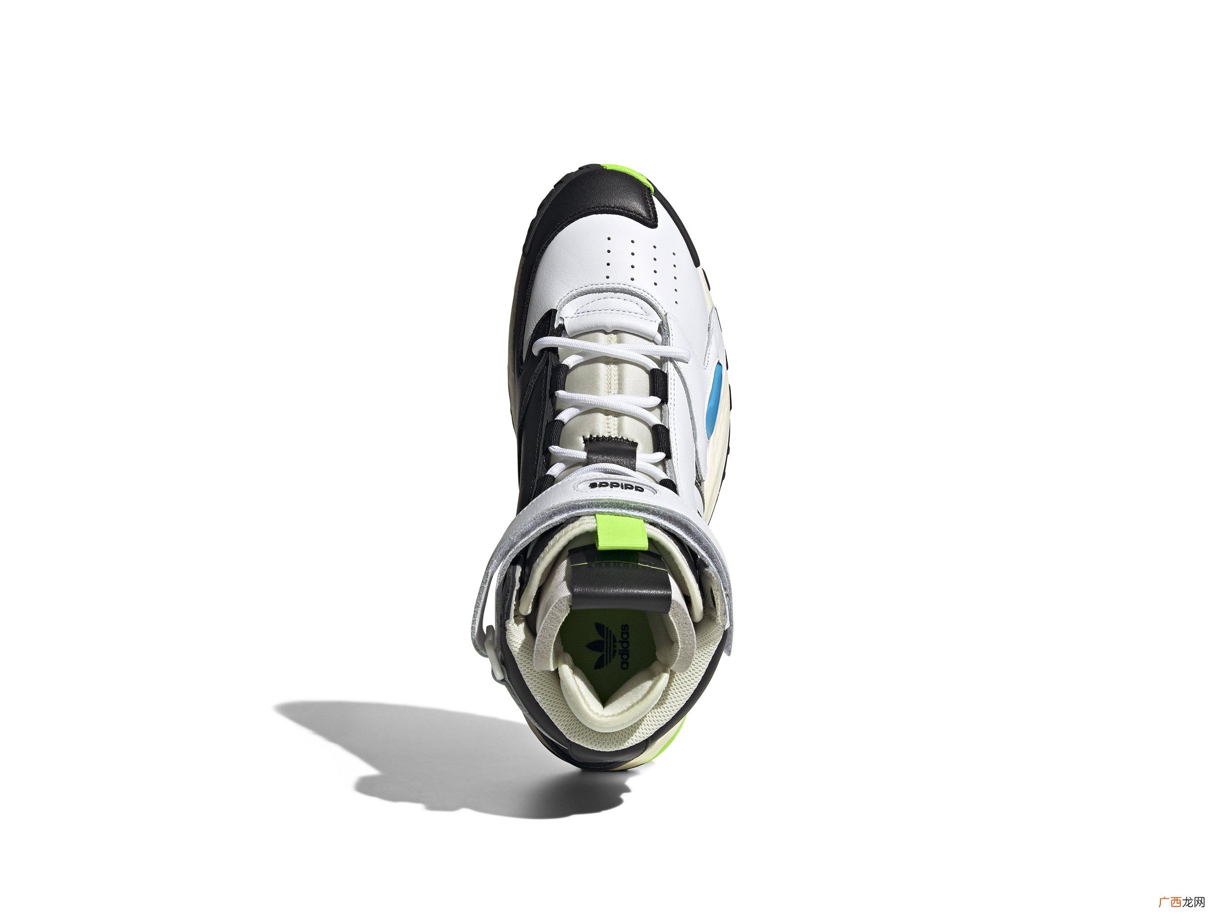 adidas Originals 和 SANKUANZ 携手带来全新系列