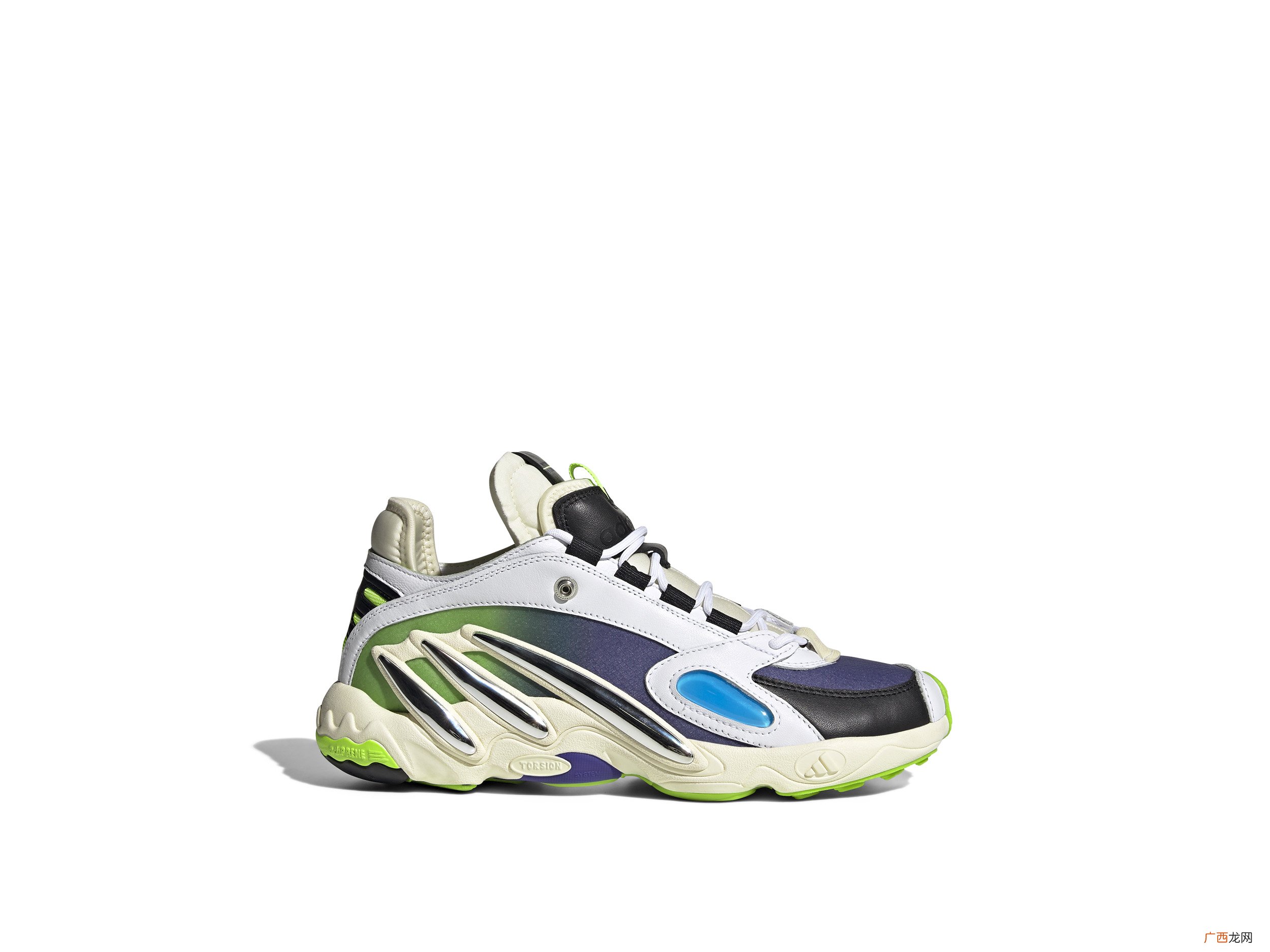 adidas Originals 和 SANKUANZ 携手带来全新系列