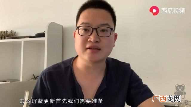 什么是操作系统？它的主要功能和基本特征是什