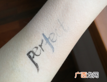完美日记粉底液使用测评及价格多少钱
