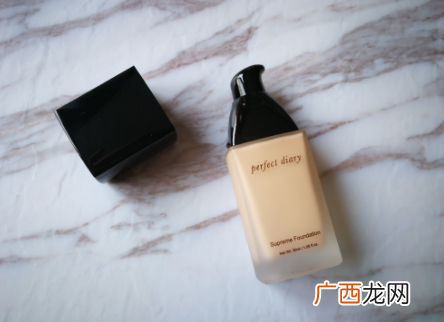 完美日记粉底液使用测评及价格多少钱