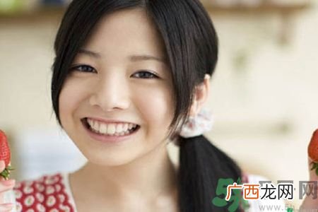 牙齿发黄怎么变白?牙齿发黄变白小窍门