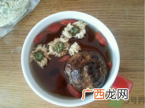 罗汉果可以和菊花一起泡水喝吗？罗汉果菊花茶的做法及营养价值