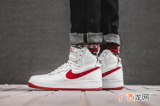 Nike AF1新款低帮纯白新年配色欣赏