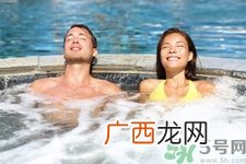 早上泡温泉好吗？一天什么时间泡温泉最好？