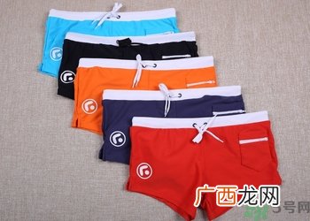 泡温泉穿什么衣服？泡温泉穿什么样的泳衣？