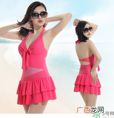 泡温泉穿什么衣服？泡温泉穿什么样的泳衣？