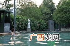 泡温泉可以边吃边泡吗?空腹泡温泉好不好?