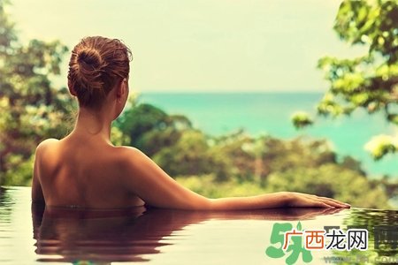 泡温泉可以带金戒指吗？泡温泉可以带金首饰吗？