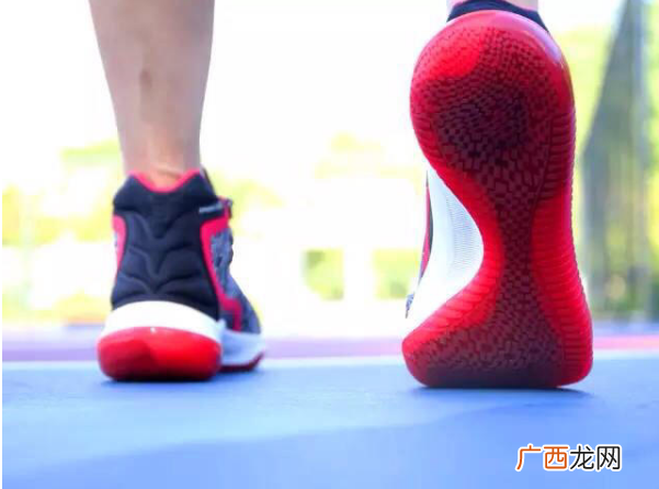 李宁弓毒牙篮球鞋实战怎么样