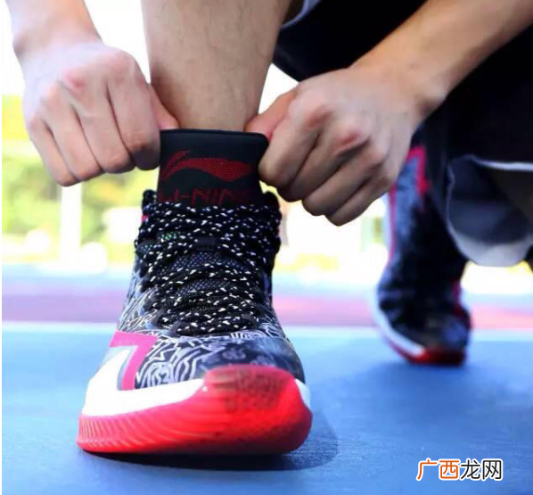 李宁弓毒牙篮球鞋实战怎么样