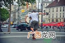 青春期掉头发正常吗?青春期掉头发怎么办