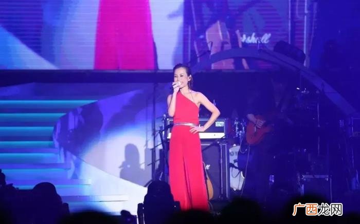 失恋听了会泪崩的十大金曲 失恋歌曲排行榜