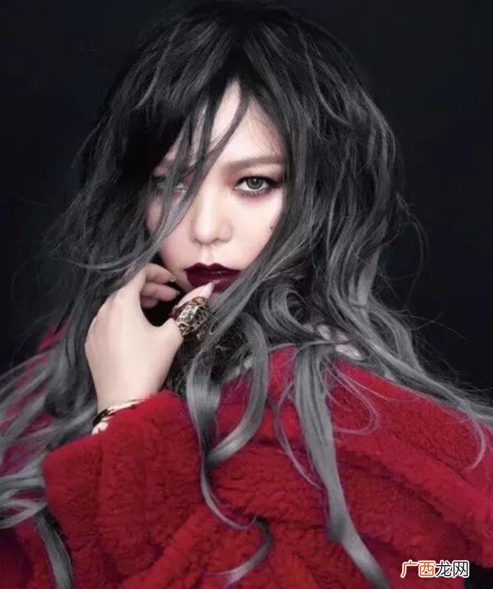 失恋听了会泪崩的十大金曲 失恋歌曲排行榜
