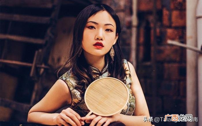 女生一直吊着你什么意思，为什么你会被女生吊着