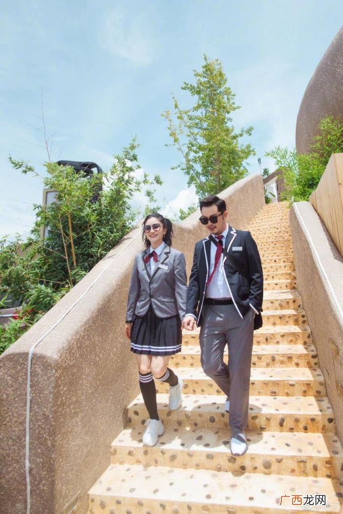 胡可带儿子安吉现身机场 沙溢胡可的孩子