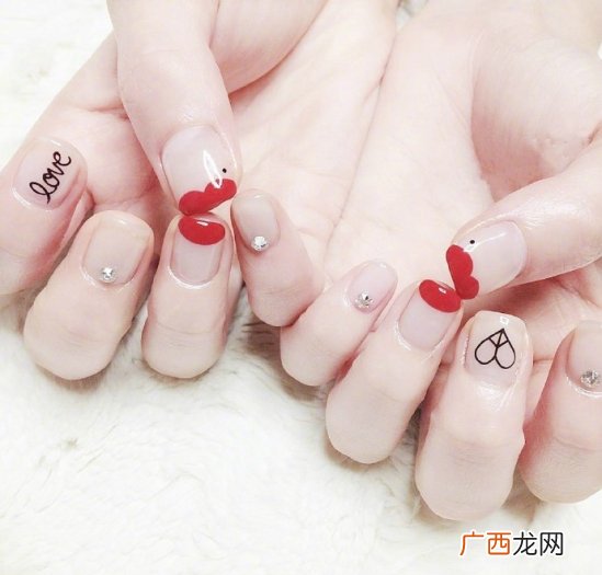 2018好看的红色美款式美甲图片推荐