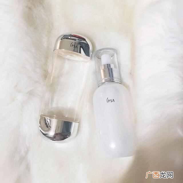 女士油性皮肤用什么护肤品？女士油性皮肤护肤