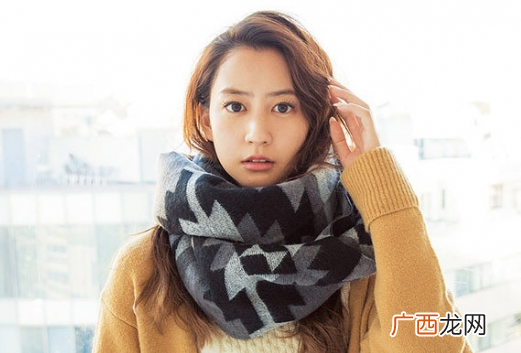 女生正确戴围巾的方式 正确的戴围巾方法图解