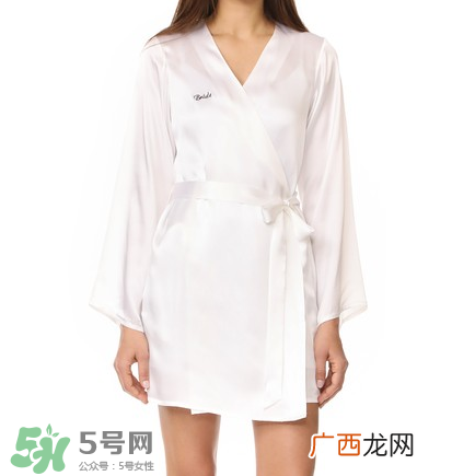 新婚礼物送什么好朋友新婚送什么礼物好