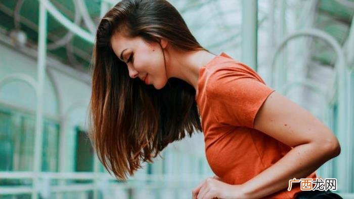 会不自觉地挂在她的脸上 中年女人出轨后脸上有何特征