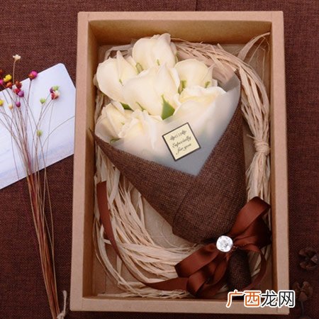 520网络情人节应该送女友什么花？