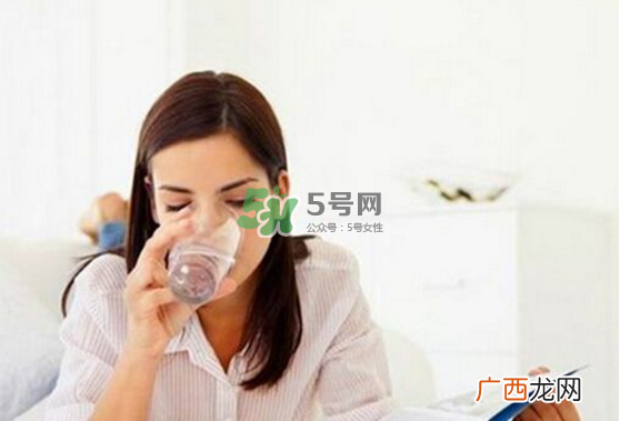 喝水就想小便是什么原因？喝水尿频怎么办？