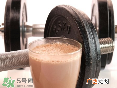 肌酸能空腹喝吗？肌酸可以天天吃吗？