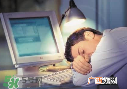 熬夜会长胖的原因长胖是因为熬夜吗？