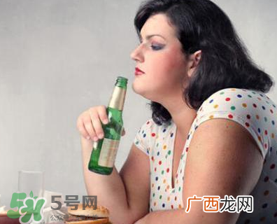 熬夜会长胖的原因长胖是因为熬夜吗？