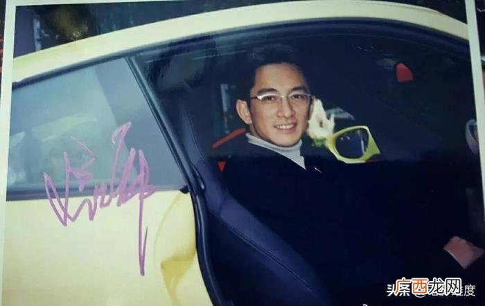 55岁吴启华感情坎坷 吴启华的老婆