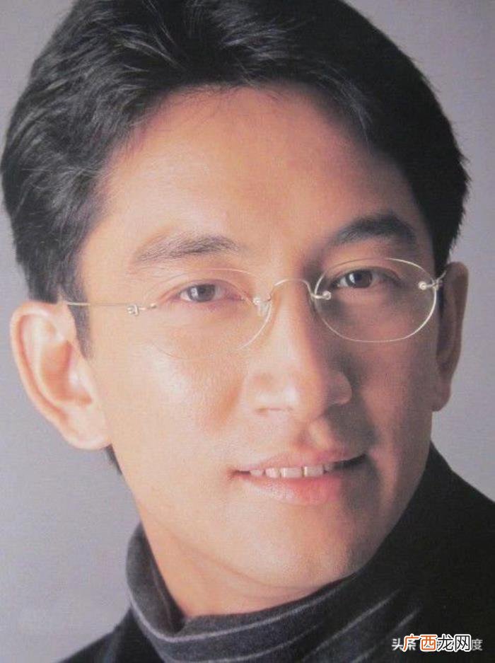 55岁吴启华感情坎坷 吴启华的老婆
