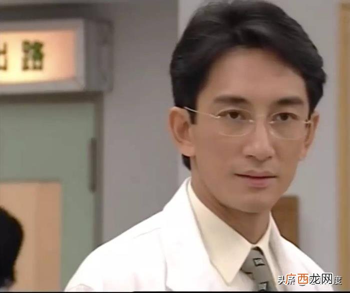 55岁吴启华感情坎坷 吴启华的老婆
